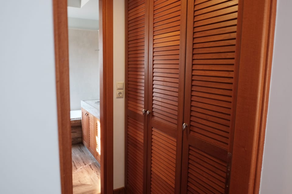Walk-in closet