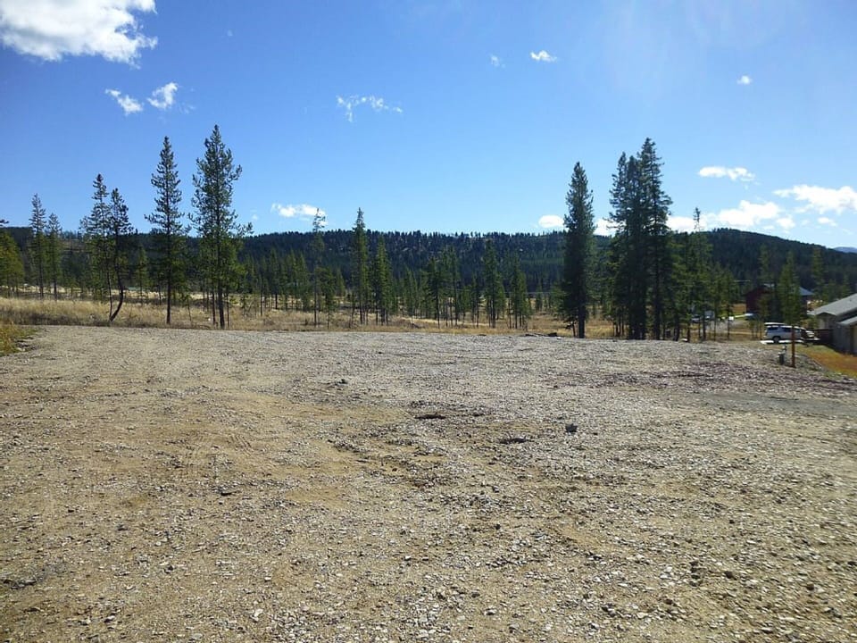 Ample parking in front 