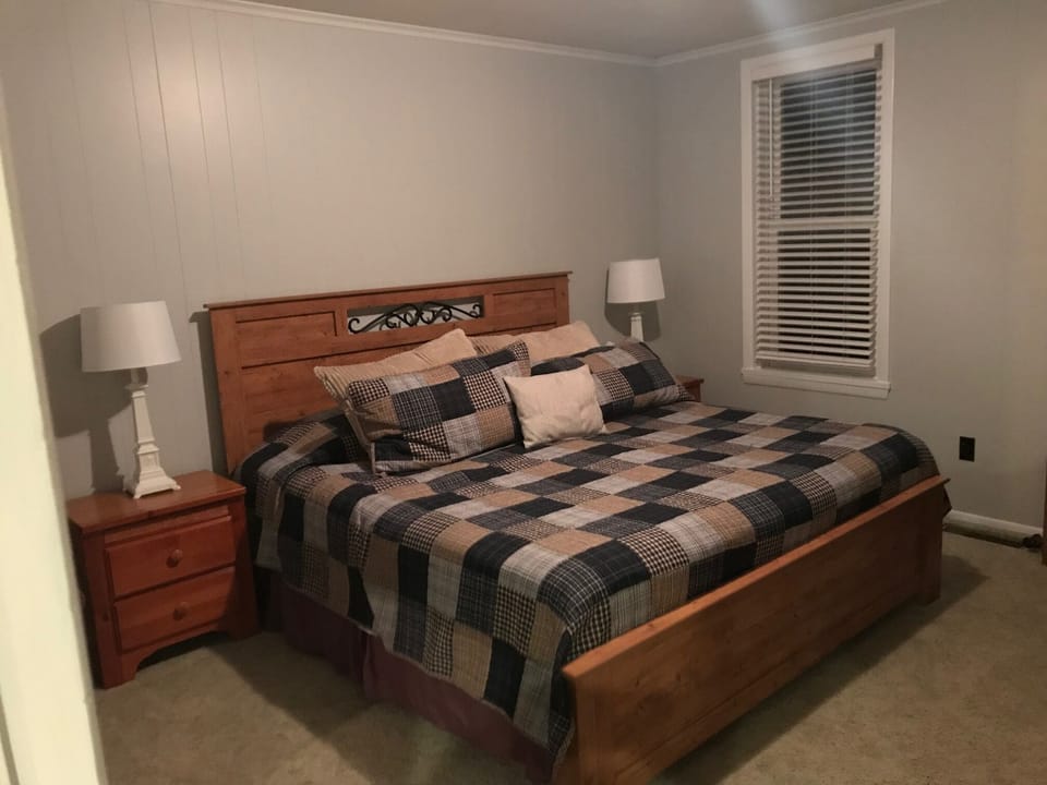 Downstairs, 3rd bedroom
king size bed:  Room #8