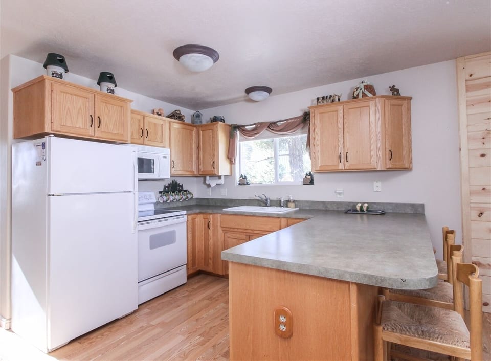 Main-Level-Kitchen