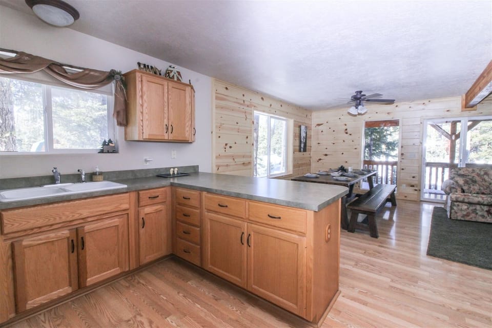 Main-Level-Kitchen