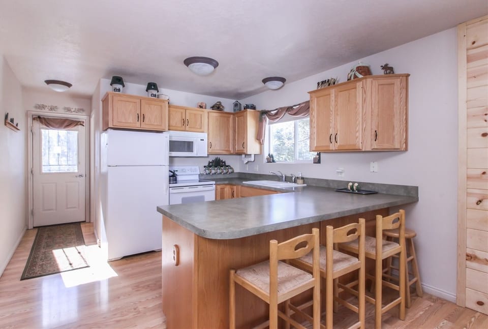 Main-Level-Kitchen