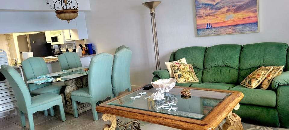 living/dining area