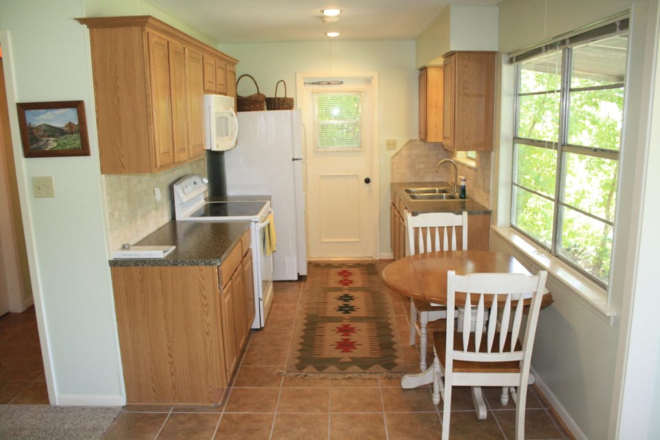 Kitchen 1