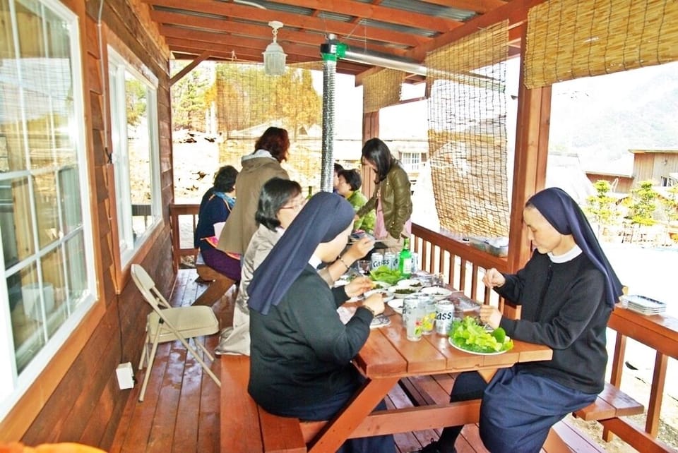 "WON" Suite Liun Pine Tree Cabin