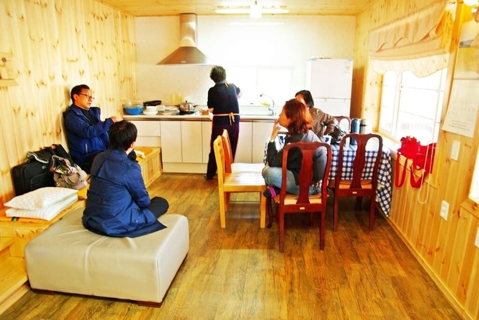 "WON" Suite Liun Pine Tree Cabin