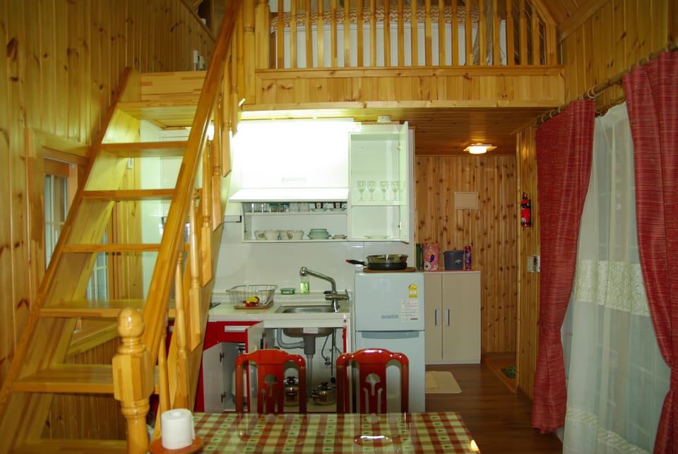 "Margaret" Duplex Liun Pine Tree Cabin