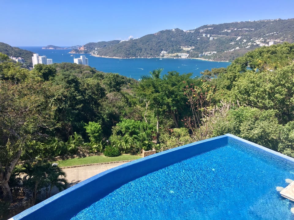 Large 30ft Front Infinity Pool