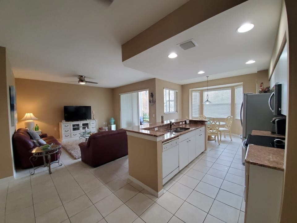 Devine condo