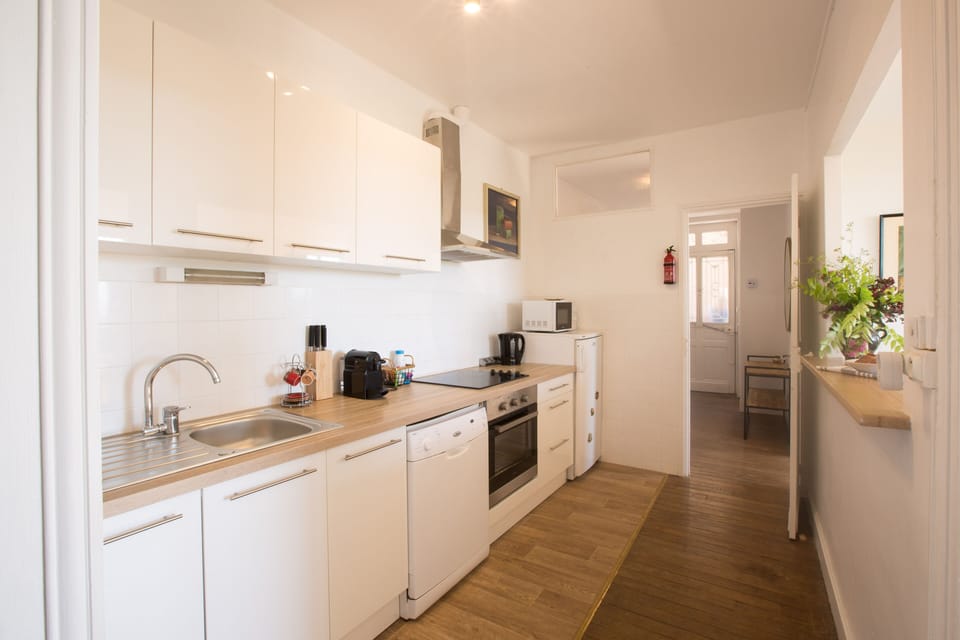 Fully equipped kitchen with a Nespresso coffee machine.