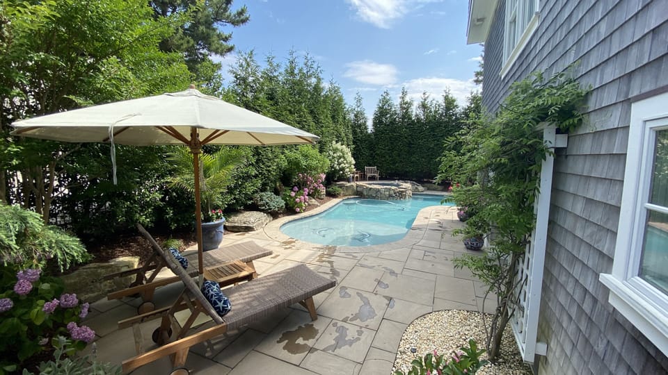 Pool area 
