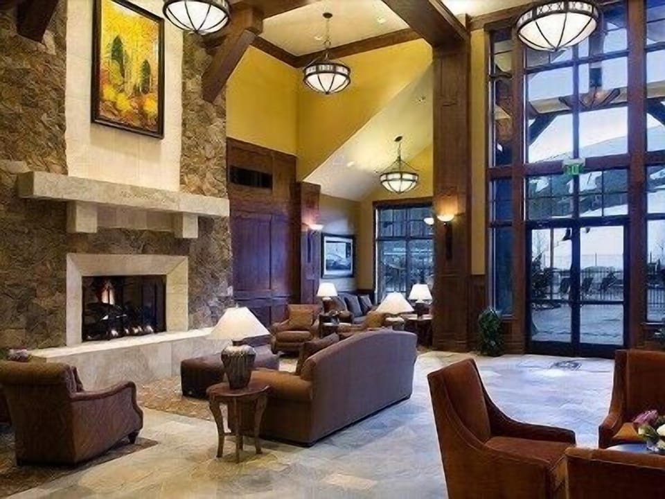 Lodge Area with Bar