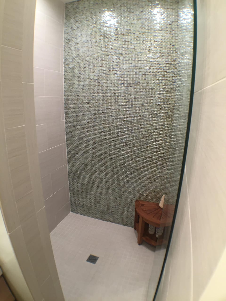 25 s.f. shower!