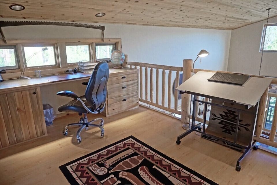 Office area in Loft next to master