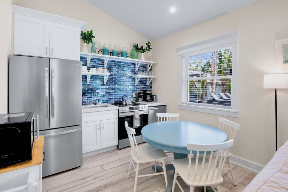 Fully Equipped Kitchen, Dining Area