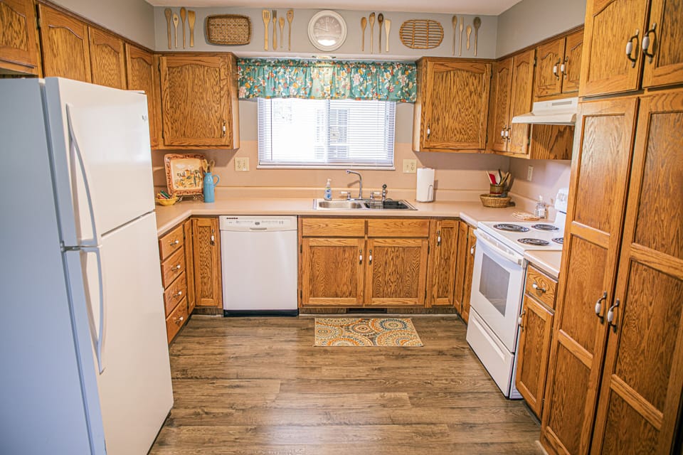 A full service kitchen with lots of goodies included.