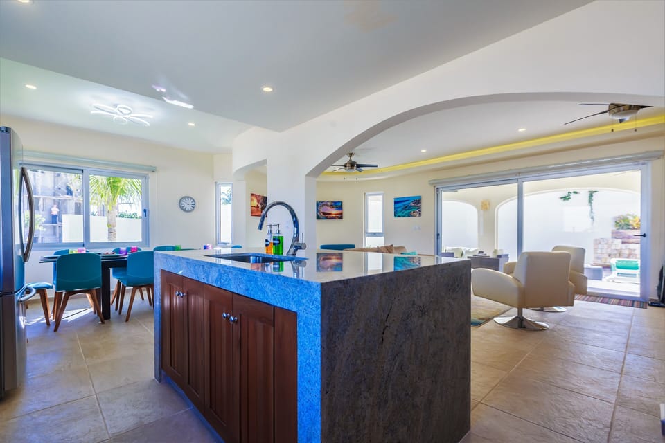 Beautiful island for food prep