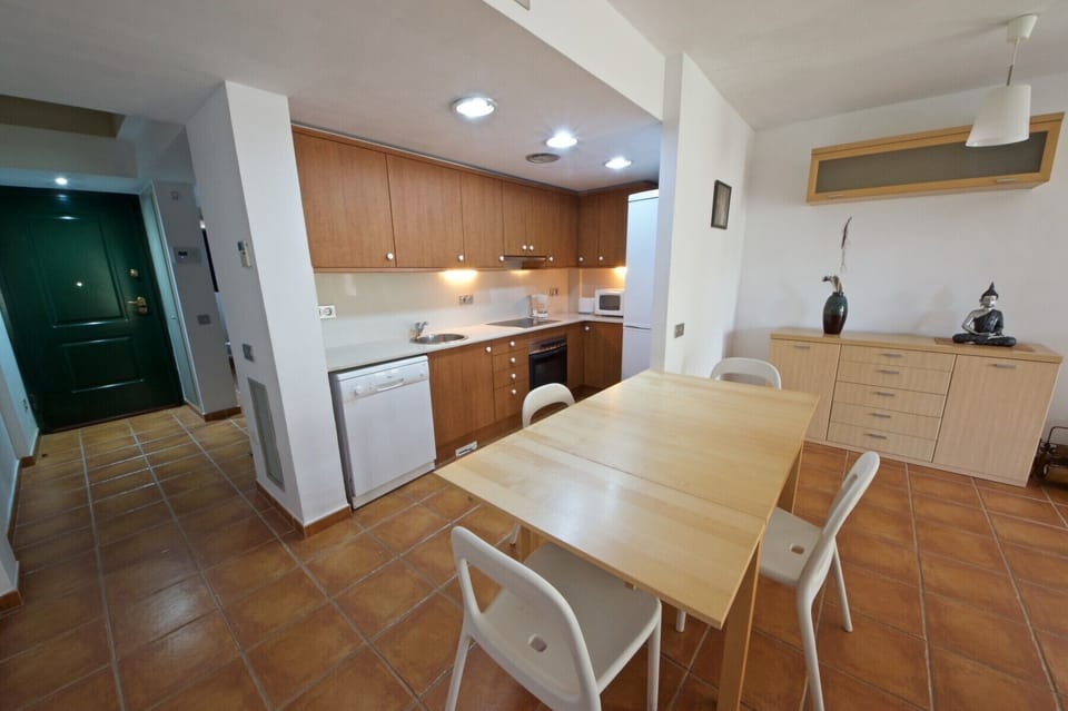 5. les-oliveres-resort-costa-dorada-tarragona-ampolla-l'ampolla-casa-35-kitchen-and-dining-area-spain-holiday-holidays-vacation