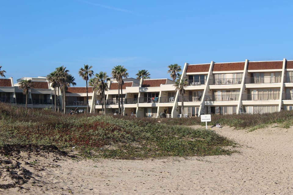 beach access is quick