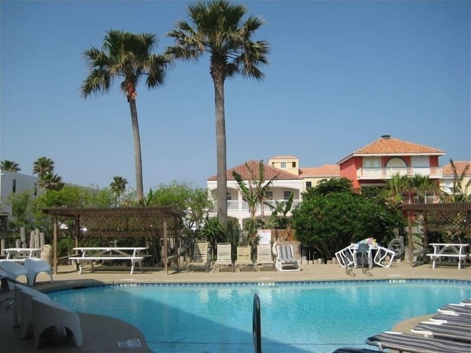 Splendid Pool and Hot Tub with Great Places to Read and Relax