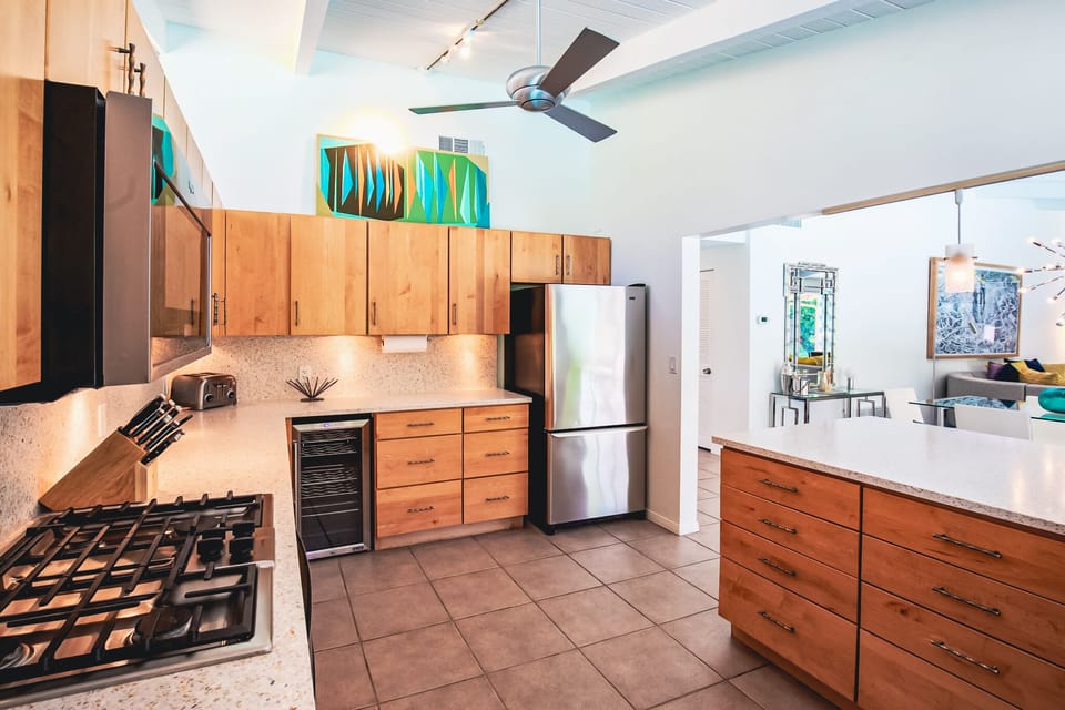 Large kitchen with plenty of cabinet space & stainless steel appliances