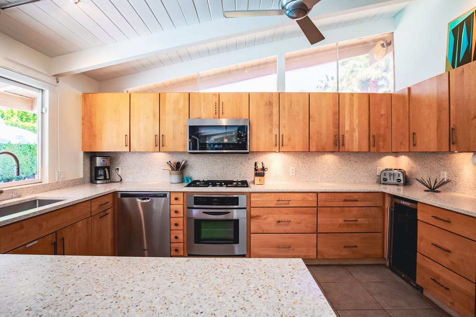 Large kitchen with plenty of cabinet space & stainless steel appliances