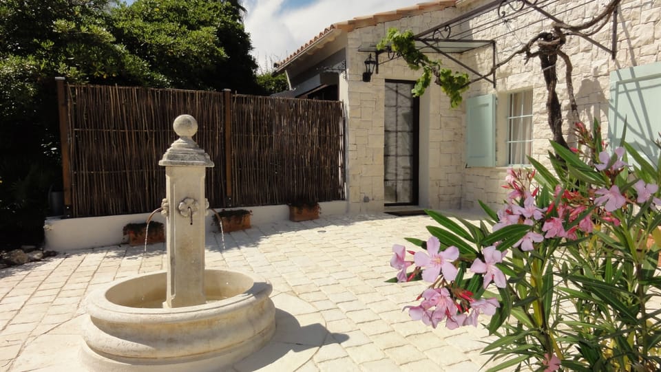 Entrance L'Atelier