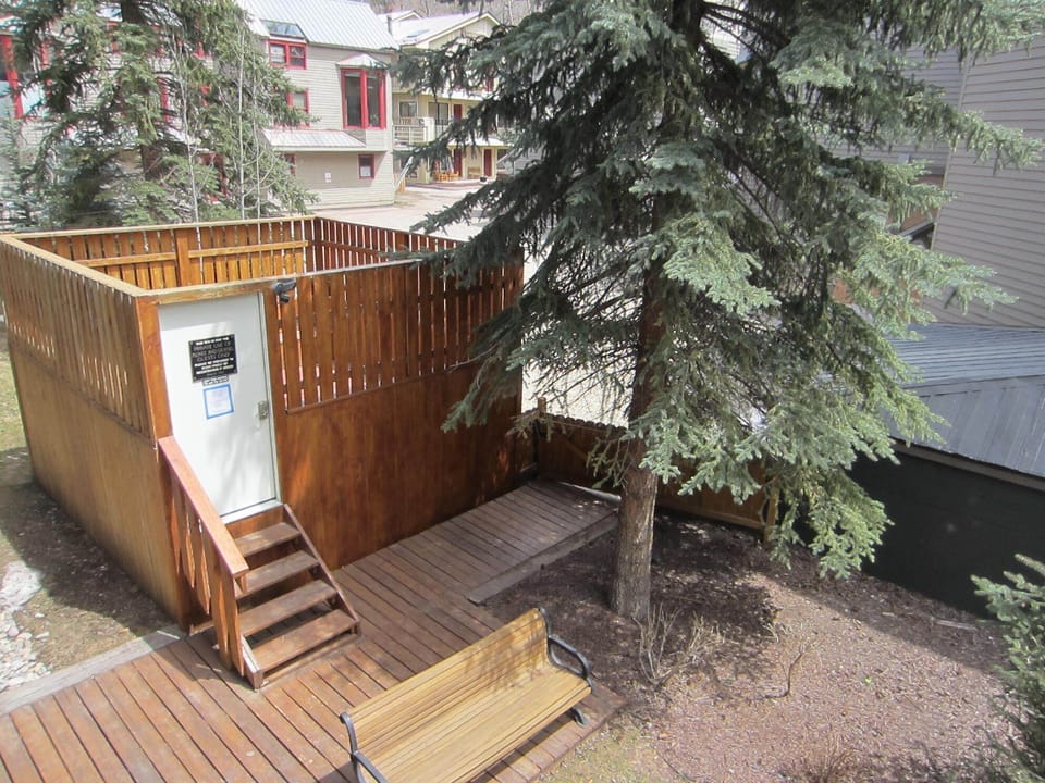 Hot Tub (Only open in winter)