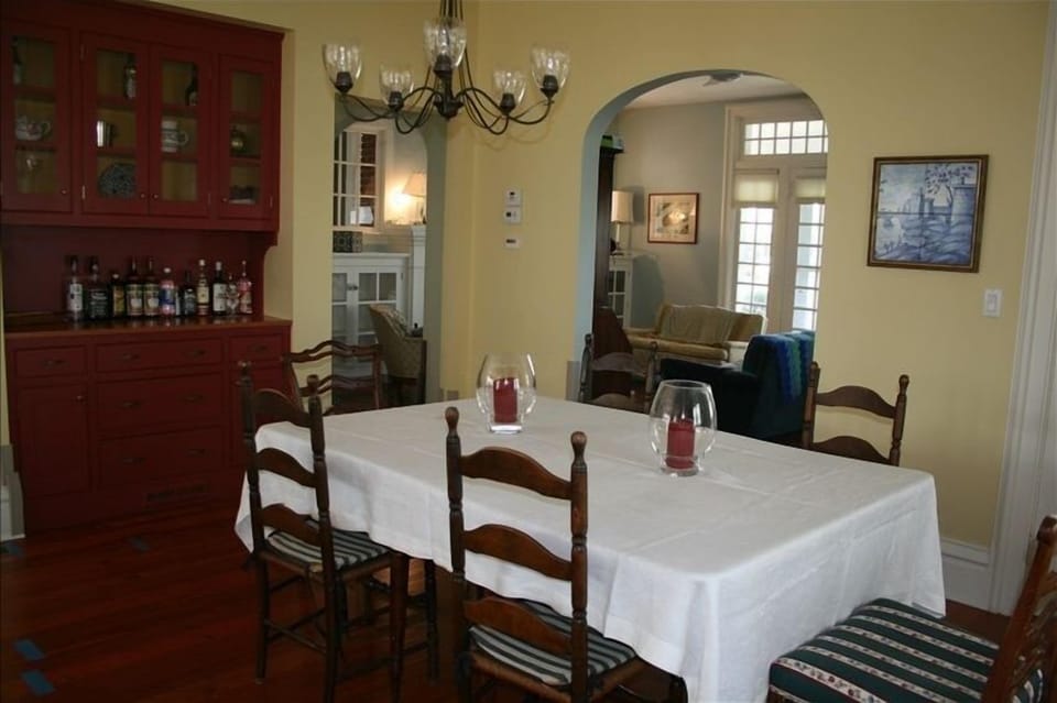 Diniing area looking into living room