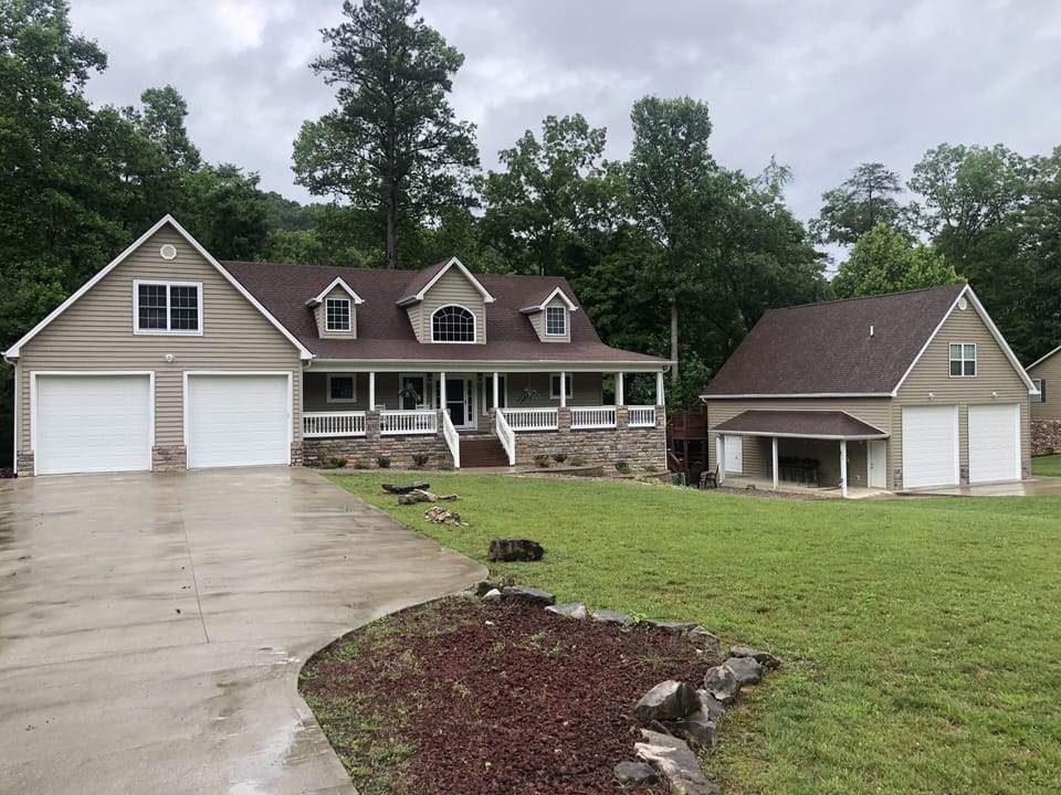 Full property - Main house, detached garage 