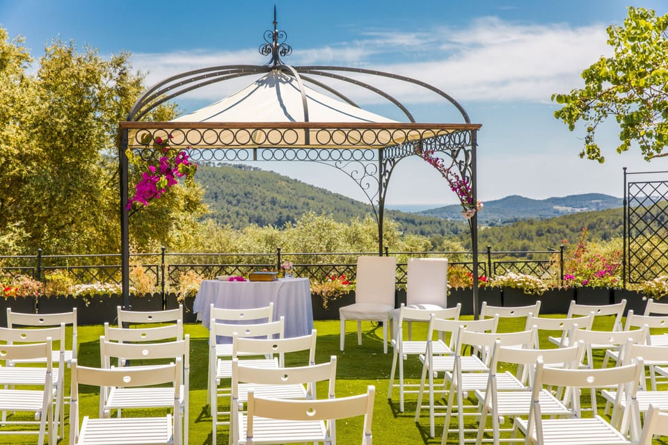 Wedding ceremonies on the Pavillion lawn