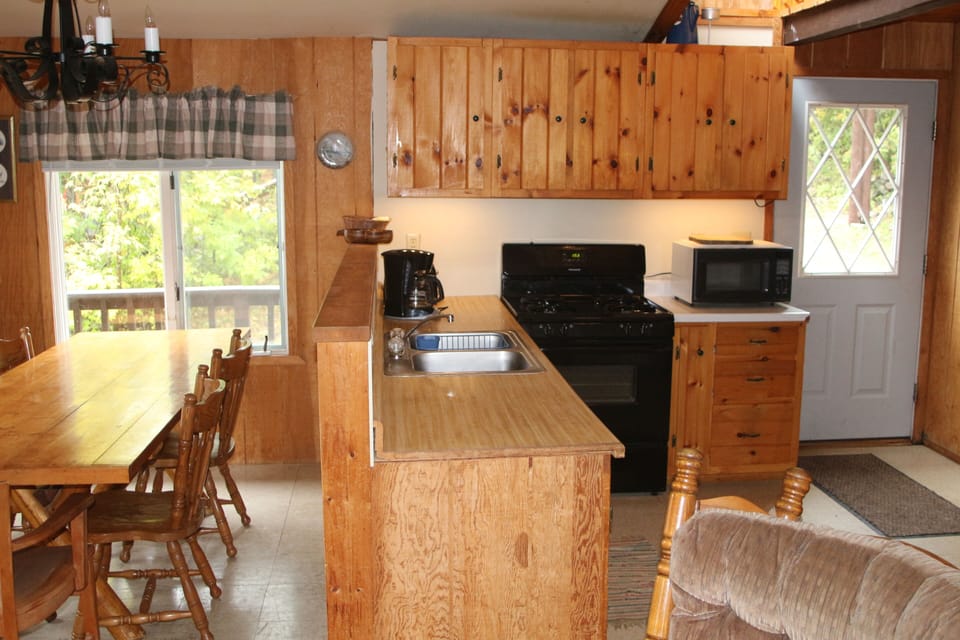 Fully furnished kitchen