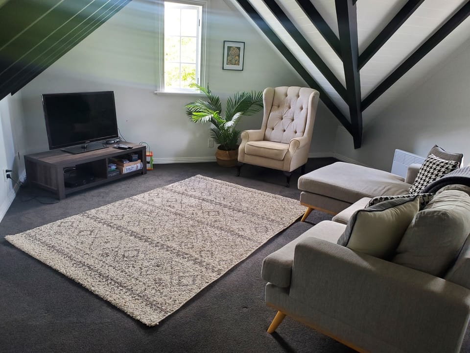 Upstairs lounge