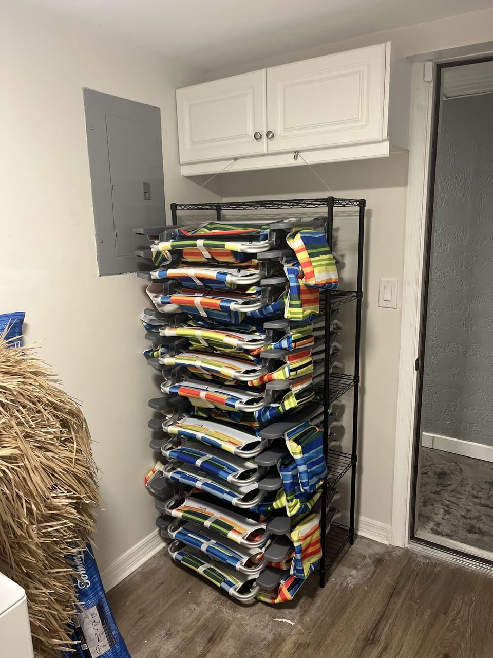 Laundry with beach supplies for 12 guests. 