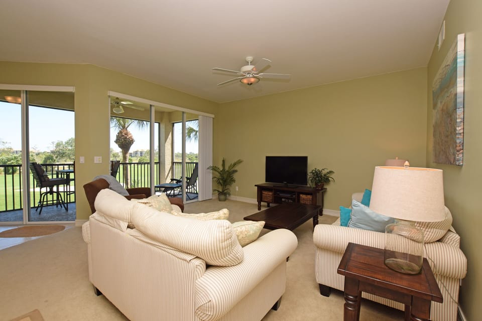 Sliding glass doors open to bring the incredible views inside.