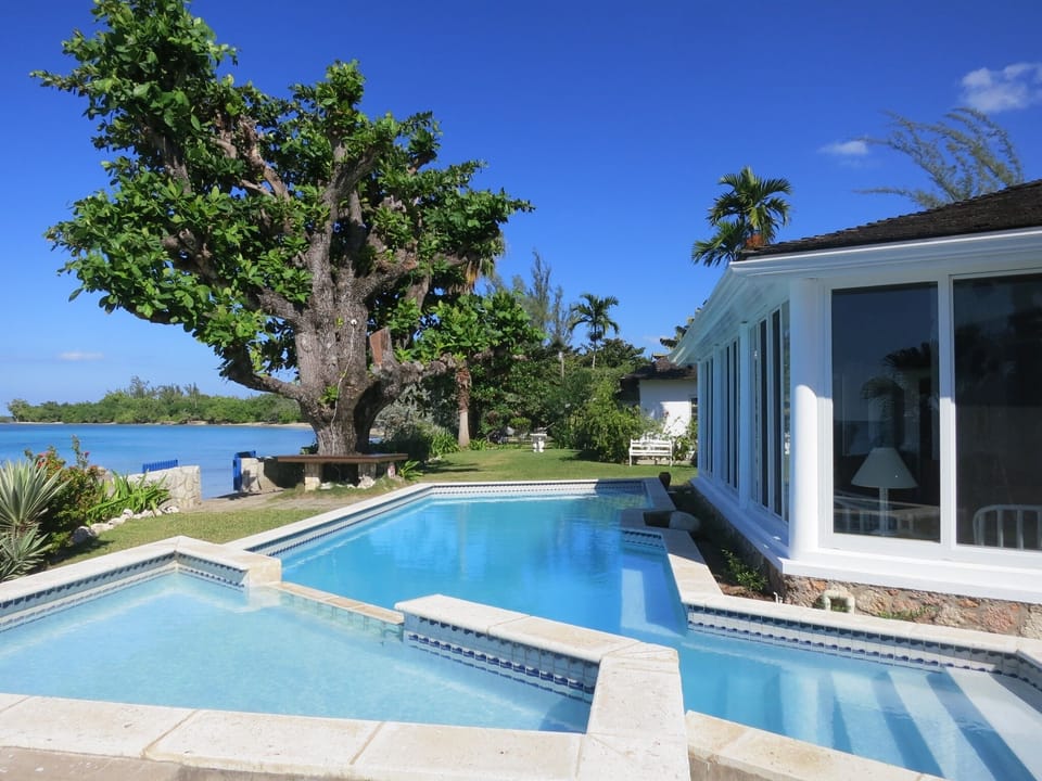 Beachside living in superb location with pool for adults and kids