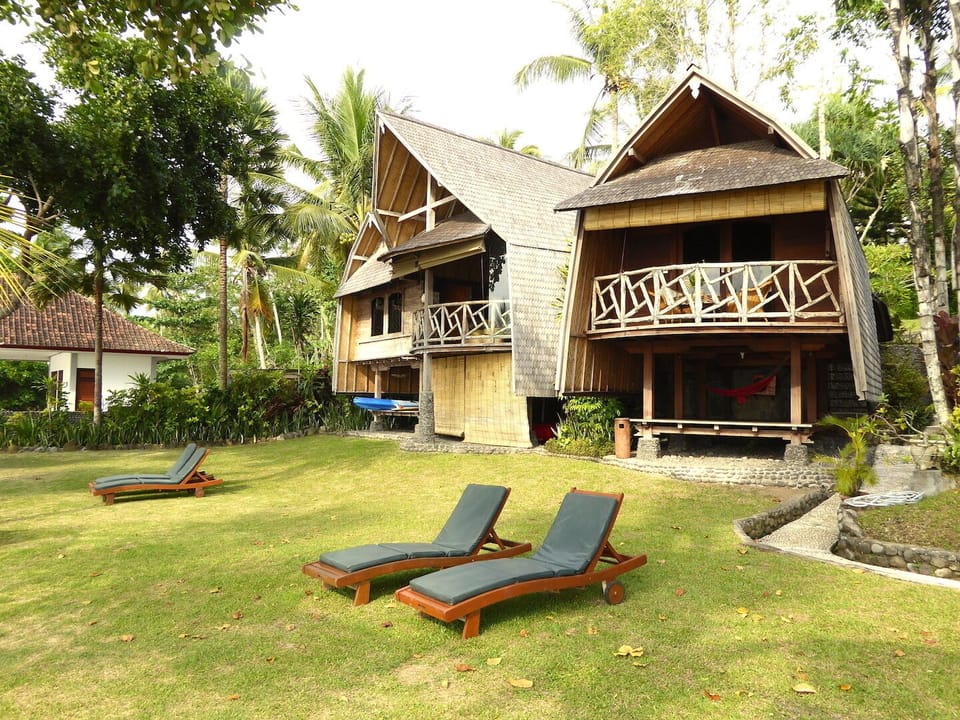 Cozy 2 BR Wooden Villa