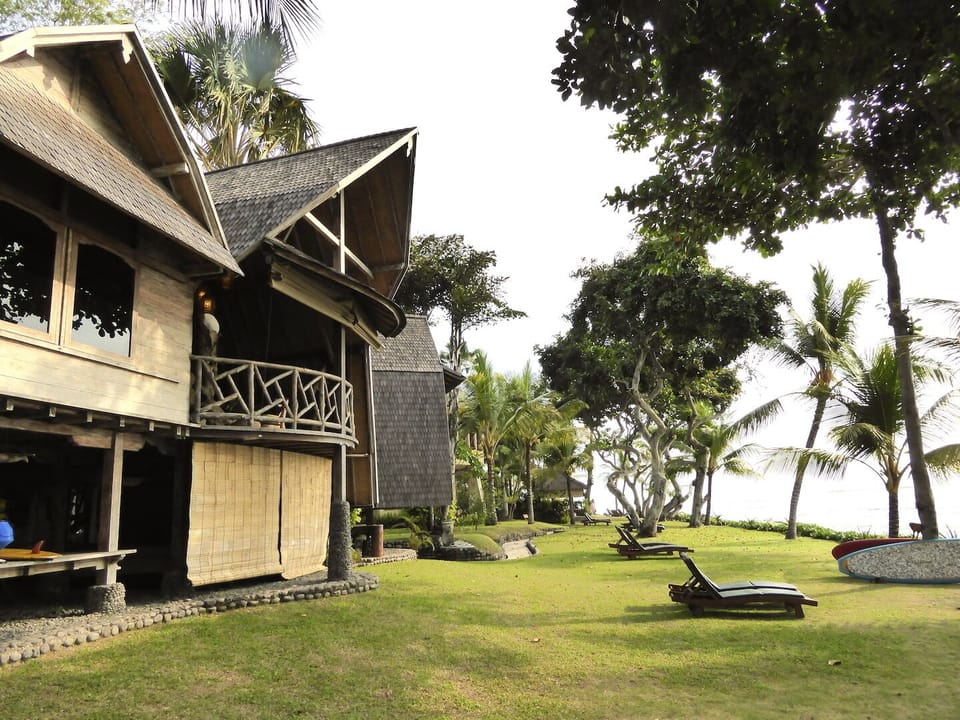 Cozy 2 BR Wooden Villa