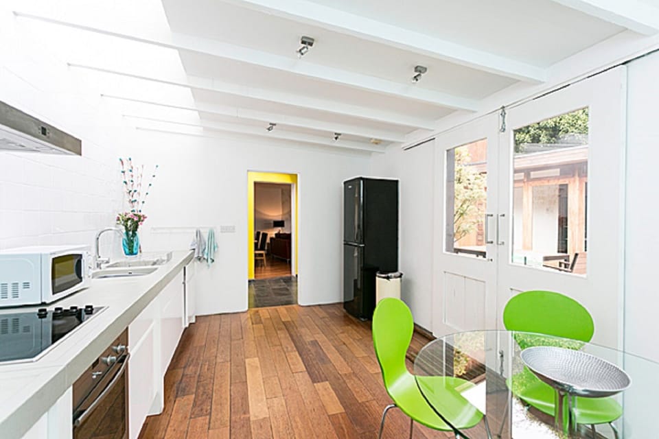 Kitchen/ Diner seats 4