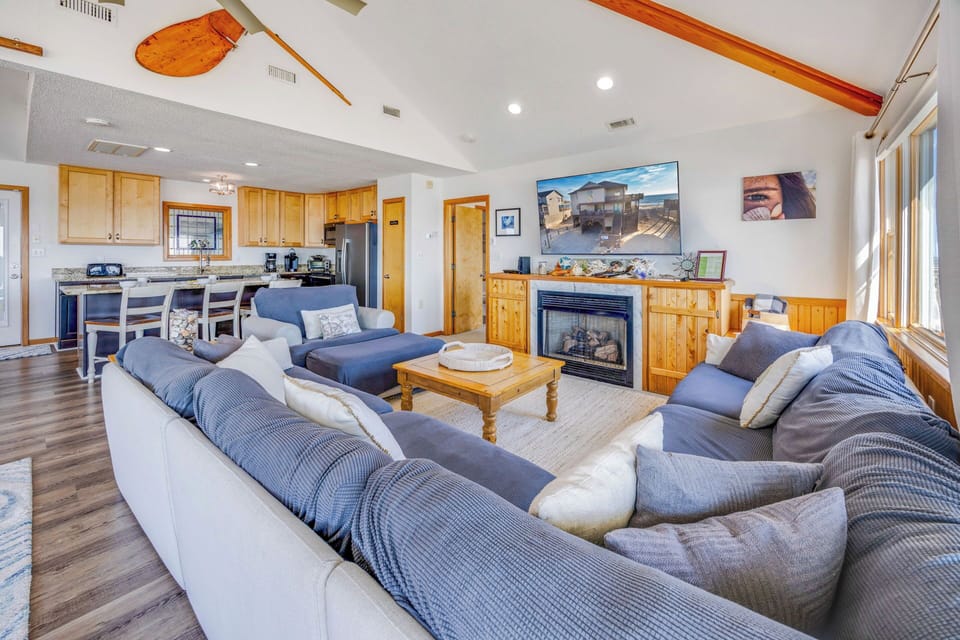 Surf or Sound Realty - 637 - Dream Come True II - Great Room  -1