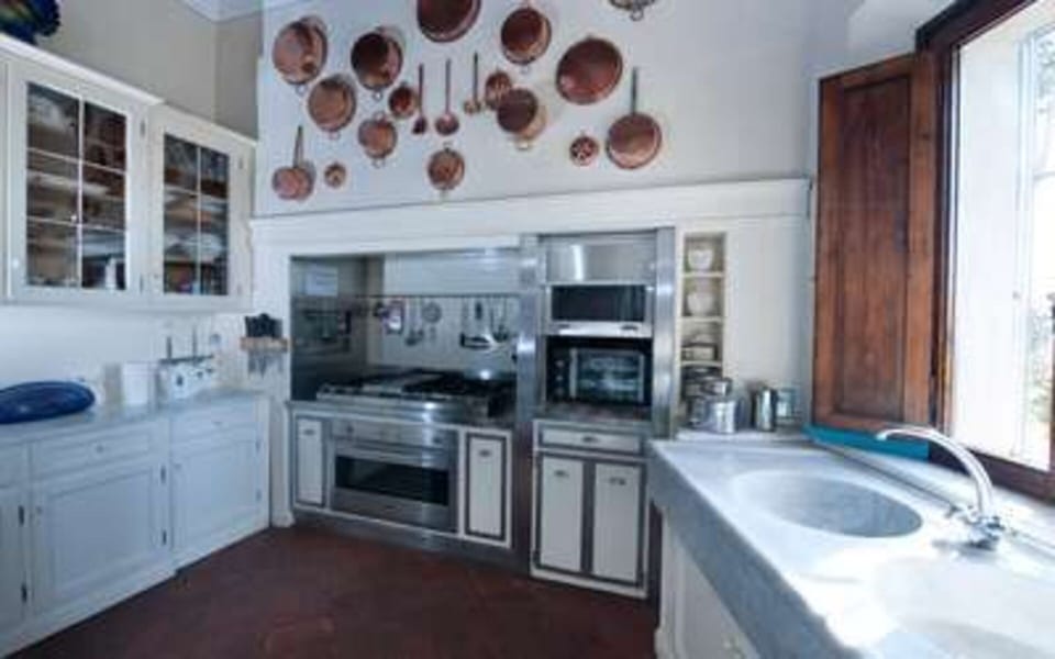 villa-di-cabbiavoli-chianti-villa-kitchen