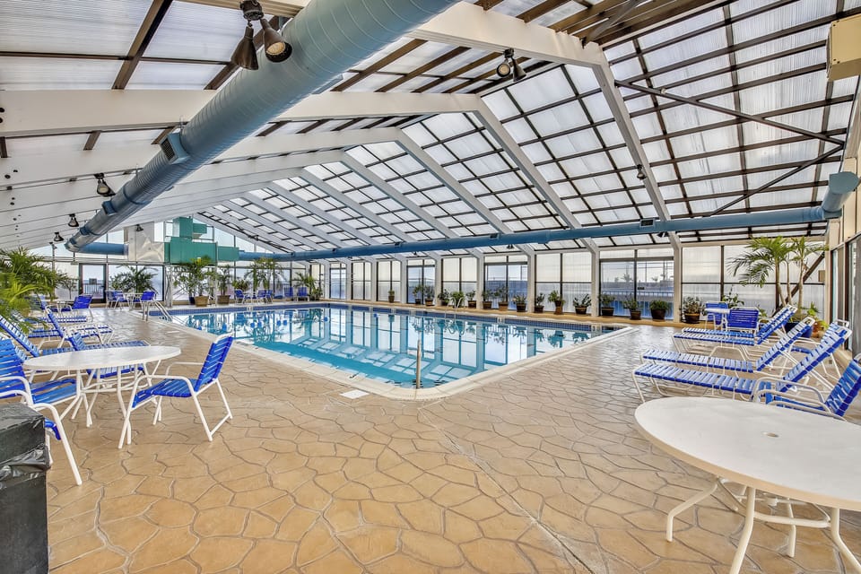 Amenity,Capri Indoor Pool,