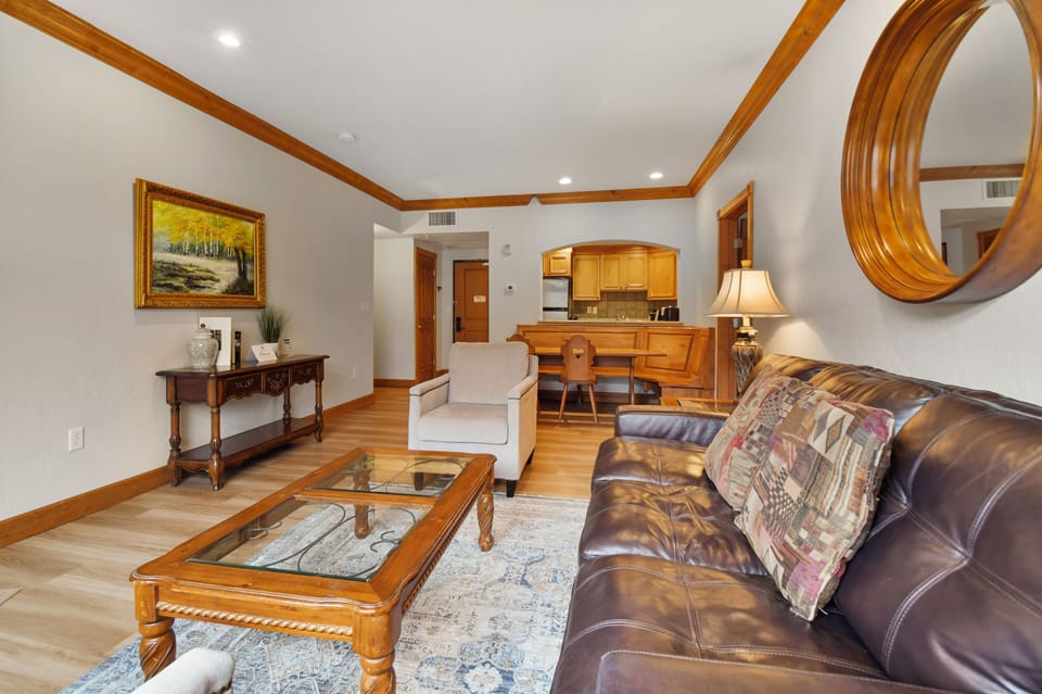 Nice Living Room flow to Dining area and Kitchen