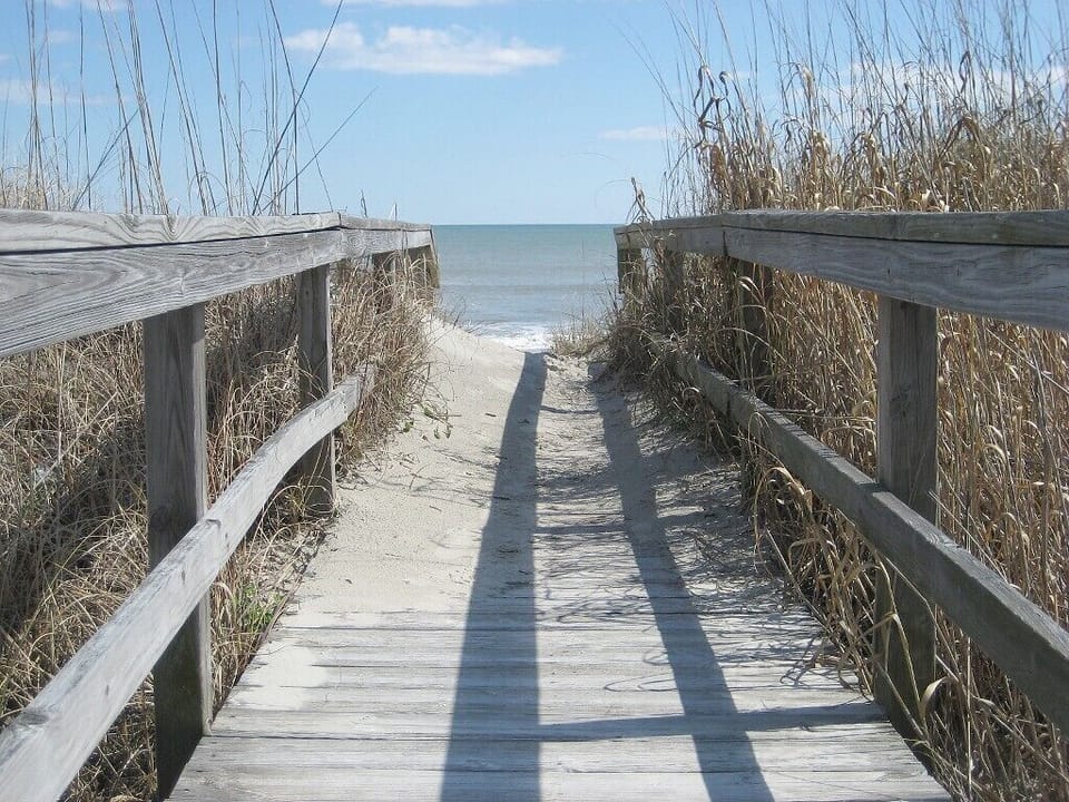 Private walkway