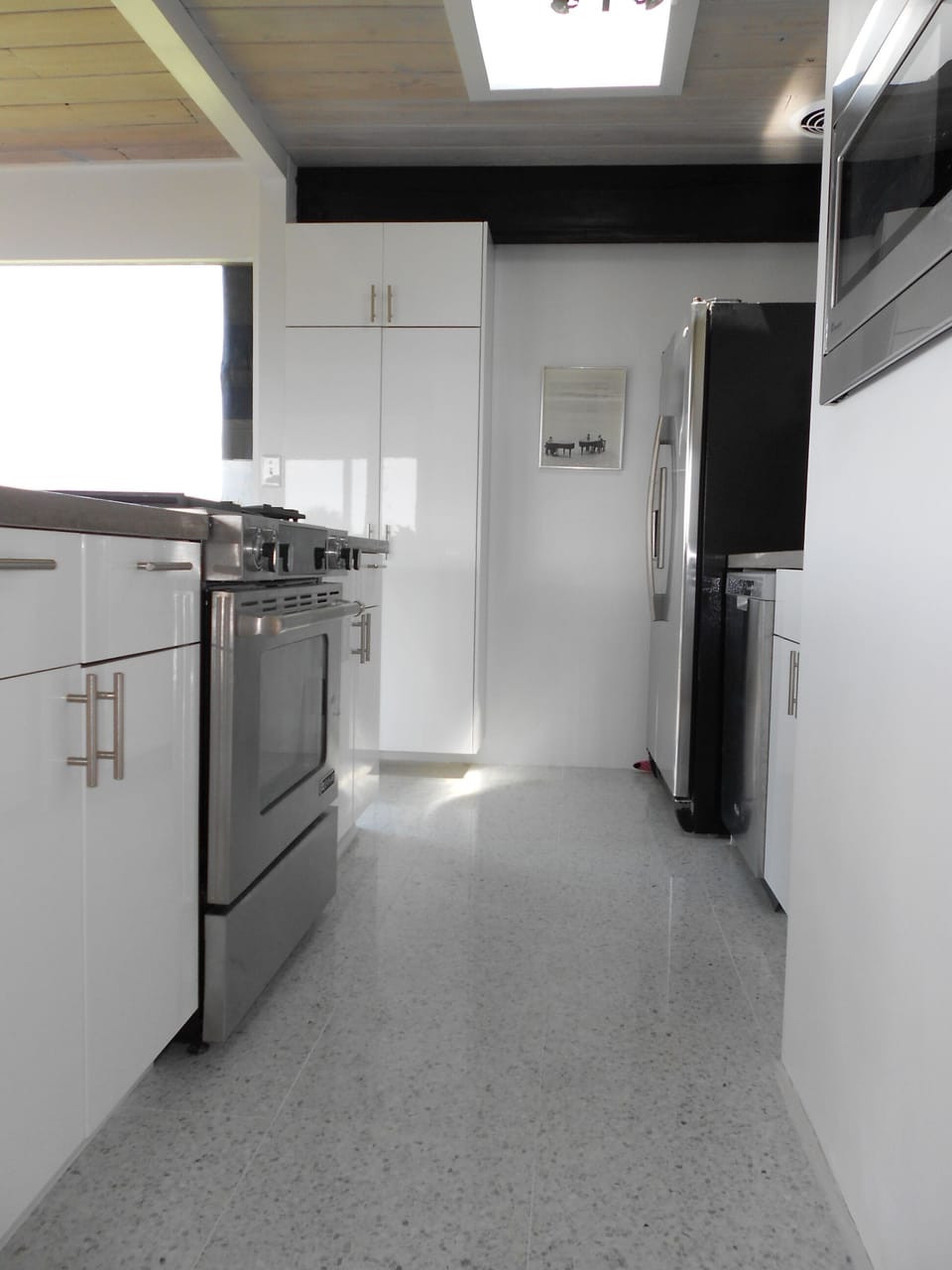 Fully functional kitchen. 
