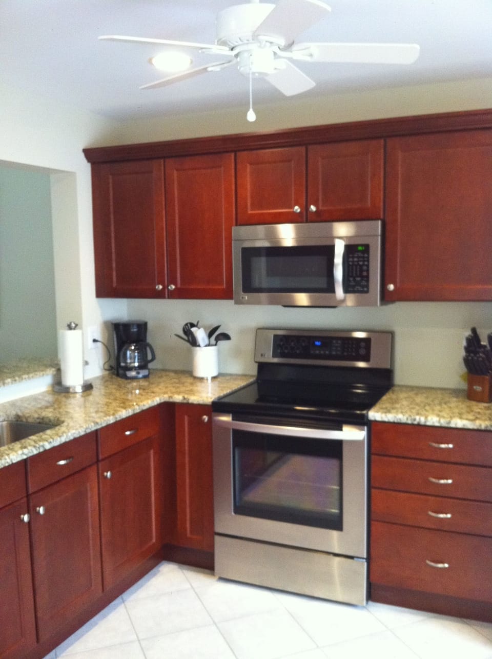 Remodeled cherry/granite kitchen; seats 4