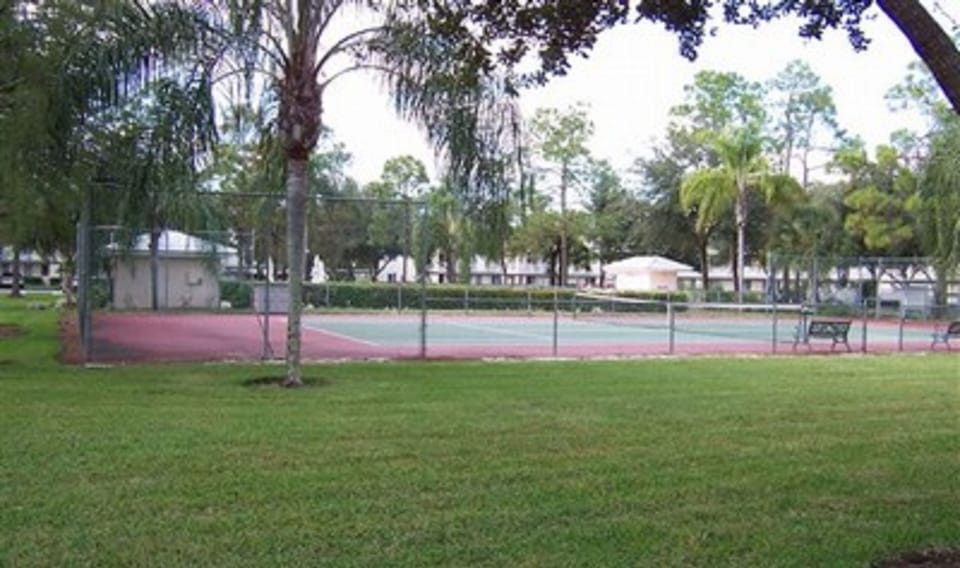 Each neighborhood has a tennis court