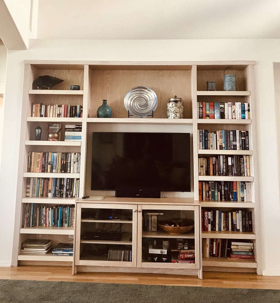 Entertainment center