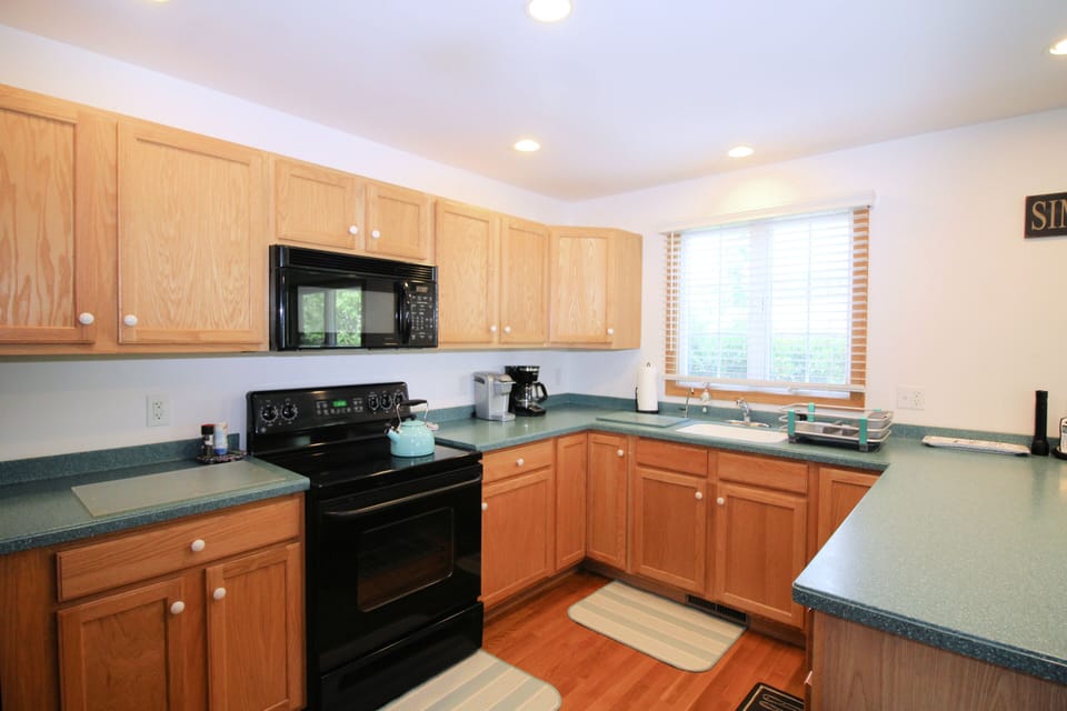 Nicely equipped kitchen