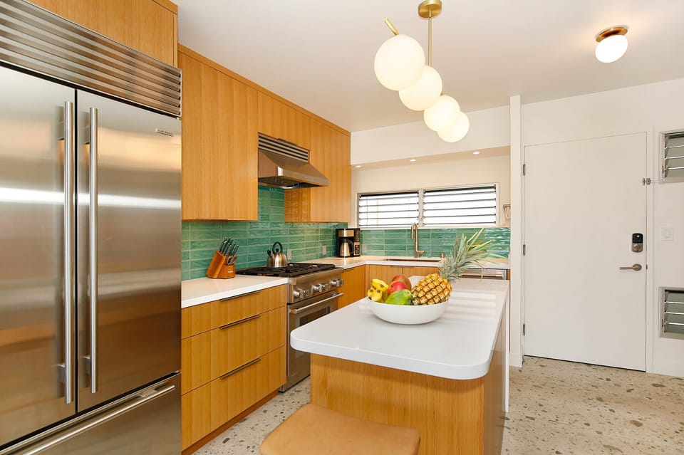 Full Kitchen Fit for a Chef!
